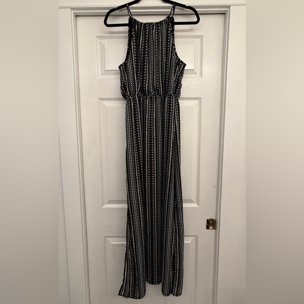 Pink Rose Split Leg Elegant Black and White Patterned Maxi Dress